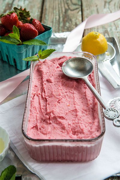 Strawberry Lemon Frozen Yogurt